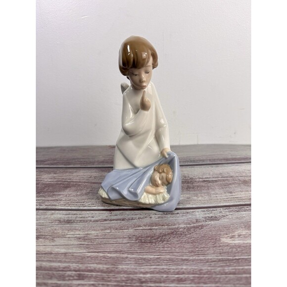 Lladro #4635 Angel protecting a baby Figurine Guardian Angel Spain RETIRED - Picture 10 of 14